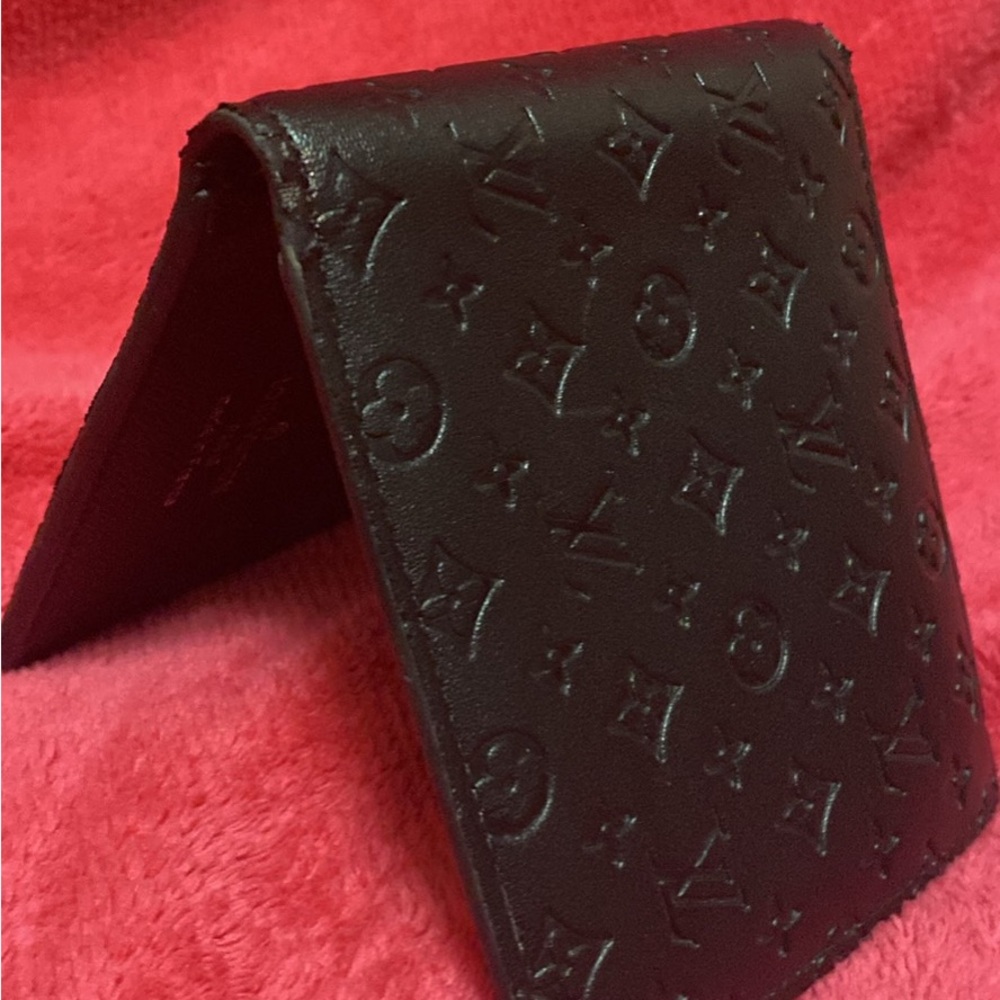 Men’s leather bifold wallet